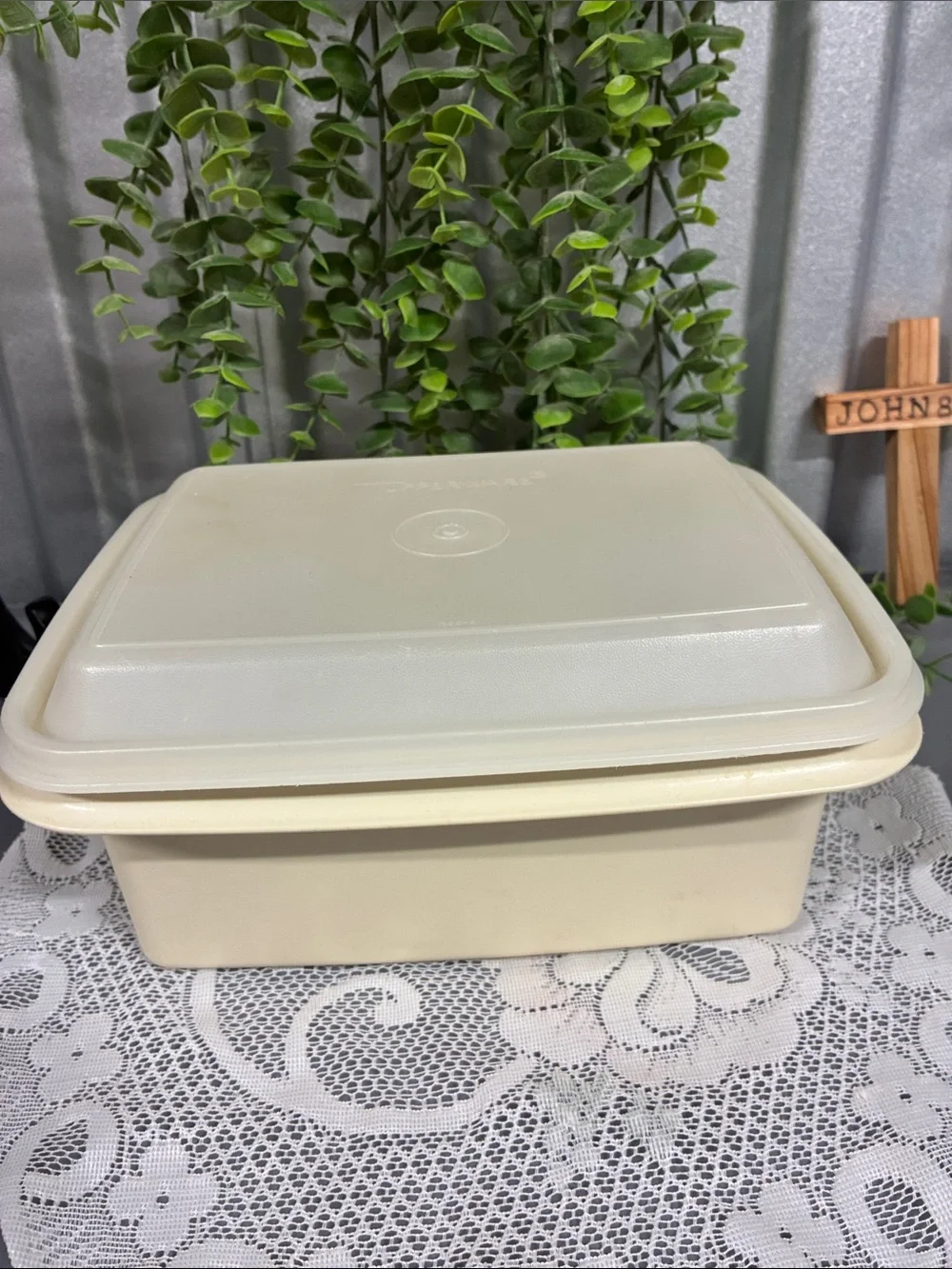 Tupperware Cream Square Food Storage Container with Lid